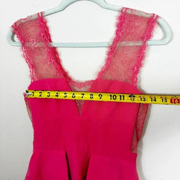 BCBG Maxazria Coral Leann Lace Applique Vneck Dress size 02 - Picture 9 of 15